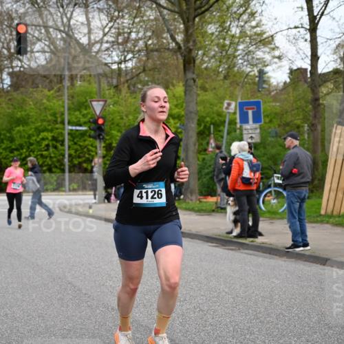 12.04.2026 - 45. Internationalen Wilhelmsburger Insellauf J. Mangold http://msf.ph/oto/9512241 12.04.2026 13:05:27 Ziel 5580, 2433, 5102, 5295, 3025, 3030, 5476, 4105, 3934, 5597, 5249, 5263, 5414, 4126, 3782, 3164, 4452, 4775, 5486, 4619, 3316, 4219, 5848, 2922, 3032, 4391, 5323, 4432, 4236, 5677 meine-sportfotos.de