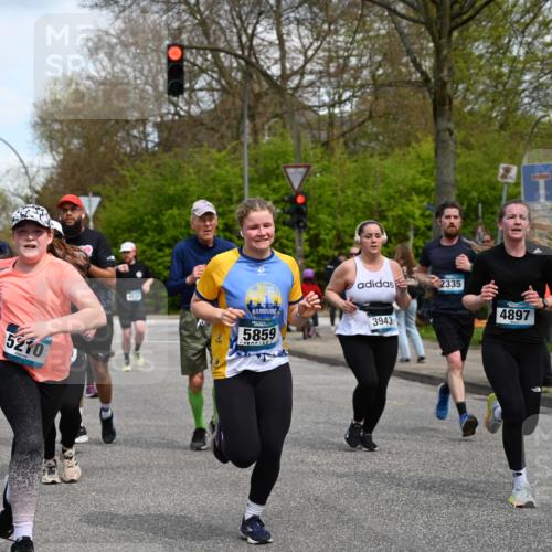 12.04.2026 - 45. Internationalen Wilhelmsburger Insellauf J. Mangold http://msf.ph/oto/9512431 12.04.2026 13:06:03 Ziel 2922, 3032, 4391, 5323, 4432, 4236, 5677, 4507, 4638, 4010, 4011, 5719, 4092, 4819, 5588, 2335, 4897, 2584, 3591, 5859, 4657, 4006, 5218, 4133, 3264, 4091, 3278, 3877, 3943, 3804, 3270, 2008, 3611, 5210, 4234, 4705, 4745, 3869, 3866, 2536, 4510, 4078, 4641, 4821, 4408, 3862, 4248, 4044, 5354, 5587, 4122 meine-sportfotos.de