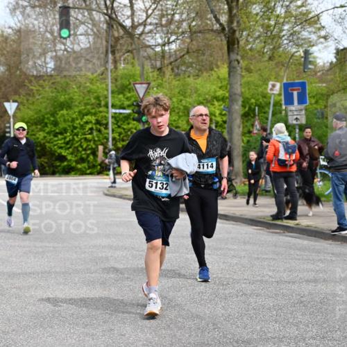 12.04.2026 - 45. Internationalen Wilhelmsburger Insellauf J. Mangold http://msf.ph/oto/9512596 12.04.2026 13:06:31 Ziel 4091, 3278, 3877, 3943, 3804, 3270, 2008, 3611, 5210, 4234, 4705, 4745, 3869, 3866, 2536, 4510, 4078, 4641, 4821, 4408, 3862, 4248, 4044, 5354, 5587, 4122, 5665, 4280, 5132, 5203, 4496, 2804, 4479, 4114, 4173, 4729, 4273, 3292, 5510, 4885, 4514, 4138, 4764, 4665, 5713, 5194 meine-sportfotos.de