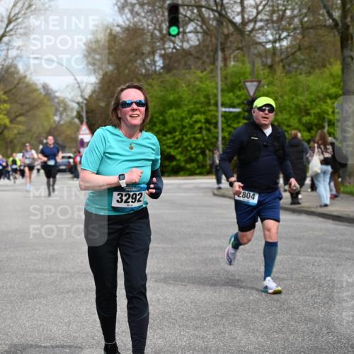 12.04.2026 - 45. Internationalen Wilhelmsburger Insellauf J. Mangold http://msf.ph/oto/9512614 12.04.2026 13:06:33 Ziel 3943, 3804, 3270, 2008, 3611, 5210, 4234, 4705, 4745, 3869, 3866, 2536, 4510, 4078, 4641, 4821, 4408, 3862, 4248, 4044, 5354, 5587, 4122, 5665, 4280, 5132, 5203, 4496, 2804, 4479, 4114, 4114, 4173, 4729, 4273, 3292, 5510, 4885, 4885, 4514, 4138, 4764, 4665, 5713, 5194 meine-sportfotos.de