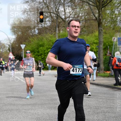 12.04.2026 - 45. Internationalen Wilhelmsburger Insellauf J. Mangold http://msf.ph/oto/9512639 12.04.2026 13:06:40 Ziel 4234, 4705, 4745, 3869, 3866, 2536, 4510, 4078, 4641, 4821, 4408, 3862, 4248, 4044, 5354, 5587, 4122, 5665, 4280, 5132, 5203, 4496, 2804, 4479, 4114, 4173, 4729, 4273, 3292, 5510, 4885, 4514, 4138, 4138, 4764, 4665, 5713, 5194, 5069, 5076, 4723, 4724, 2943, 4722, 5202, 4094, 3672, 5497, 5499, 5461 meine-sportfotos.de