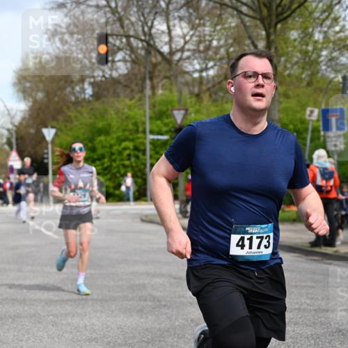 12.04.2026 - 45. Internationalen Wilhelmsburger Insellauf J. Mangold http://msf.ph/oto/9512642 12.04.2026 13:06:40 Ziel 4234, 4705, 4745, 3869, 3866, 2536, 4510, 4078, 4641, 4821, 4408, 3862, 4248, 4044, 5354, 5587, 4122, 5665, 4280, 5132, 5203, 4496, 2804, 4479, 4114, 4173, 4729, 4273, 3292, 5510, 4885, 4514, 4138, 4138, 4764, 4665, 5713, 5194, 5069, 5076, 4723, 4724, 2943, 4722, 5202, 4094, 3672, 5497, 5499, 5461 meine-sportfotos.de