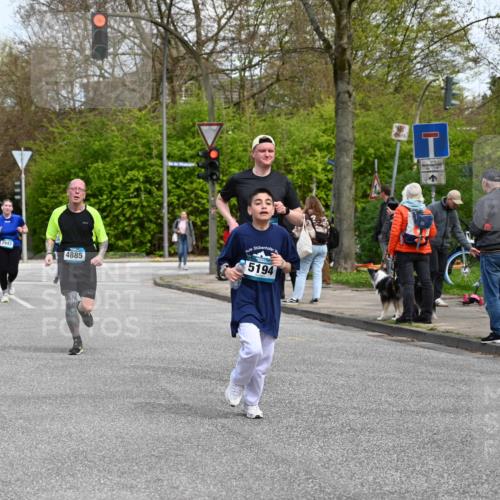 12.04.2026 - 45. Internationalen Wilhelmsburger Insellauf J. Mangold http://msf.ph/oto/9512675 12.04.2026 13:06:46 Ziel 4044, 5354, 5587, 4122, 5665, 4280, 5132, 5203, 4496, 2804, 4479, 4114, 4173, 4729, 4273, 3292, 5510, 4885, 4514, 4138, 4764, 4665, 5713, 5194, 5069, 5076, 4723, 4724, 5069, 5076, 4723, 4724, 2943, 4722, 5202, 4094, 3672, 5497, 5499, 5461, 3242, 5078, 2925 meine-sportfotos.de