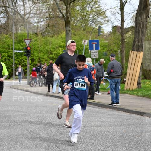 12.04.2026 - 45. Internationalen Wilhelmsburger Insellauf J. Mangold http://msf.ph/oto/9512683 12.04.2026 13:06:47 Ziel 4044, 5354, 5587, 4122, 5665, 4280, 5132, 5203, 4496, 2804, 4479, 4114, 4173, 4729, 4273, 3292, 5510, 4885, 4514, 4138, 4764, 4665, 5713, 5194, 5069, 5076, 4723, 4724, 2943, 4722, 2943, 4722, 5202, 4094, 3672, 5497, 5499, 5461, 3242, 5078, 2925, 5226, 2745, 5028 meine-sportfotos.de