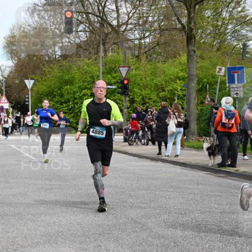 12.04.2026 - 45. Internationalen Wilhelmsburger Insellauf J. Mangold http://msf.ph/oto/9512684 12.04.2026 13:06:48 Ziel 5587, 4122, 5665, 4280, 5132, 5203, 4496, 2804, 4479, 4114, 4173, 4729, 4273, 3292, 5510, 4885, 4514, 4138, 4764, 4665, 5713, 5194, 5069, 5076, 4723, 4724, 2943, 4722, 5202, 4094, 3672, 5497, 5499, 5461, 3242, 5078, 2925, 5226, 2745, 5028 meine-sportfotos.de