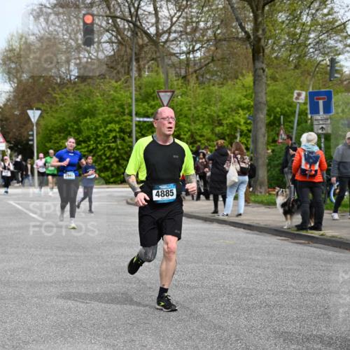 12.04.2026 - 45. Internationalen Wilhelmsburger Insellauf J. Mangold http://msf.ph/oto/9512689 12.04.2026 13:06:48 Ziel 5587, 4122, 5665, 4280, 5132, 5203, 4496, 2804, 4479, 4114, 4173, 4729, 4273, 3292, 5510, 4885, 4514, 4138, 4764, 4665, 5713, 5194, 5069, 5076, 4723, 4724, 2943, 4722, 5202, 4094, 3672, 5497, 5499, 5461, 3242, 5078, 2925, 5226, 2745, 5028 meine-sportfotos.de