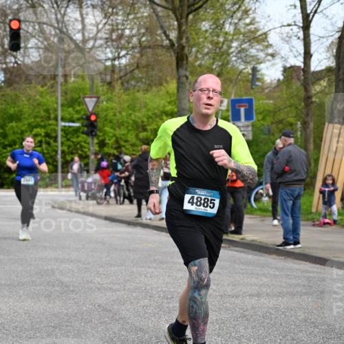 12.04.2026 - 45. Internationalen Wilhelmsburger Insellauf J. Mangold http://msf.ph/oto/9512700 12.04.2026 13:06:49 Ziel 5587, 4122, 5665, 4280, 5132, 5203, 4496, 2804, 4479, 4114, 4173, 4729, 4273, 3292, 5510, 4885, 4514, 4514, 4138, 4764, 4665, 5713, 5194, 5069, 5076, 4723, 4724, 2943, 4722, 5202, 4094, 5202, 4094, 3672, 5497, 5499, 5461, 3242, 5078, 2925, 5226, 2745, 5028, 5148 meine-sportfotos.de