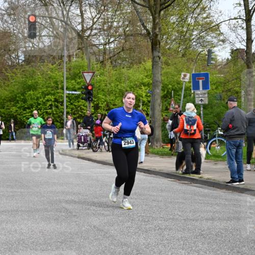 12.04.2026 - 45. Internationalen Wilhelmsburger Insellauf J. Mangold http://msf.ph/oto/9512707 12.04.2026 13:06:51 Ziel 5587, 4122, 5665, 4280, 5132, 5203, 4496, 2804, 4479, 4114, 4173, 4729, 4273, 3292, 5510, 4885, 4514, 4138, 4764, 4665, 5713, 5194, 5069, 5076, 4723, 4724, 2943, 4722, 5202, 4094, 3672, 5497, 5499, 5461, 5461, 3242, 5078, 2925, 5226, 2745, 5028, 5148 meine-sportfotos.de