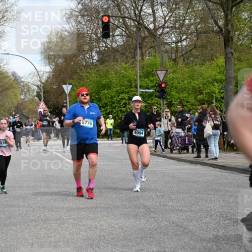12.04.2026 - 45. Internationalen Wilhelmsburger Insellauf J. Mangold http://msf.ph/oto/9512774 12.04.2026 13:07:02 Ziel 4729, 4273, 3292, 5510, 4885, 4514, 4138, 4764, 4665, 5713, 5194, 5069, 5076, 4723, 4724, 2943, 4722, 5202, 4094, 3672, 5497, 5499, 3672, 5497, 5499, 5461, 3242, 5078, 2925, 5226, 2745, 5028, 5148, 3641, 5426, 5216, 5431, 5425, 5735 meine-sportfotos.de