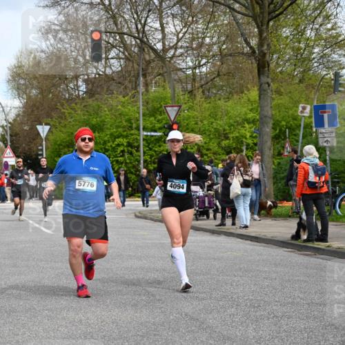 12.04.2026 - 45. Internationalen Wilhelmsburger Insellauf J. Mangold http://msf.ph/oto/9512781 12.04.2026 13:07:02 Ziel 4729, 4273, 3292, 5510, 4885, 4514, 4138, 4764, 4665, 5713, 5194, 5069, 5076, 4723, 4724, 2943, 4722, 5202, 4094, 3672, 5497, 5499, 3672, 5497, 5499, 5461, 3242, 5078, 2925, 5226, 2745, 5028, 5148, 3641, 5426, 5216, 5431, 5425, 5735 meine-sportfotos.de