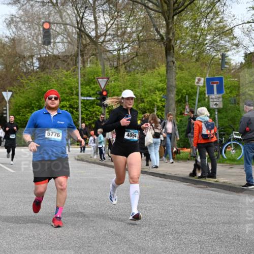 12.04.2026 - 45. Internationalen Wilhelmsburger Insellauf J. Mangold http://msf.ph/oto/9512785 12.04.2026 13:07:03 Ziel 4729, 4273, 3292, 5510, 4885, 4514, 4138, 4764, 4665, 5713, 5194, 5069, 5076, 4723, 4724, 2943, 4722, 5202, 4094, 3672, 5497, 5499, 5461, 5461, 3242, 5078, 2925, 5226, 2745, 5028, 5148, 3641, 5426, 5216, 5431, 5425, 5735, 5401 meine-sportfotos.de