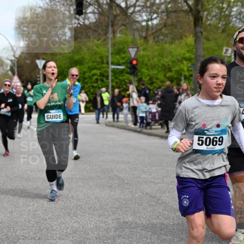 12.04.2026 - 45. Internationalen Wilhelmsburger Insellauf J. Mangold http://msf.ph/oto/9512837 12.04.2026 13:07:09 Ziel 5510, 4885, 4514, 4138, 4764, 4665, 5713, 5194, 5069, 5076, 4723, 4724, 2943, 4722, 5202, 4094, 3672, 5497, 5499, 5461, 3242, 5078, 2925, 5226, 2745, 5028, 5148, 3641, 5426, 5216, 5431, 5425, 5735, 5401, 2728, 2478, 2477, 5564, 4437, 4436, 2421 meine-sportfotos.de
