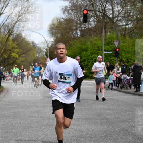 12.04.2026 - 45. Internationalen Wilhelmsburger Insellauf J. Mangold http://msf.ph/oto/9512965 12.04.2026 13:07:32 Ziel 5078, 2925, 5226, 2745, 5028, 5148, 3641, 5426, 5216, 5431, 5425, 5735, 5401, 2728, 2478, 2477, 5564, 4437, 4436, 2421, 2421, 4676, 3868, 4405, 4725, 4416, 3970, 4795, 3120, 5103, 4845, 5320, 5568, 4161, 5753, 4218, 4199, 5220, 3070, 4736, 4149, 4912 meine-sportfotos.de