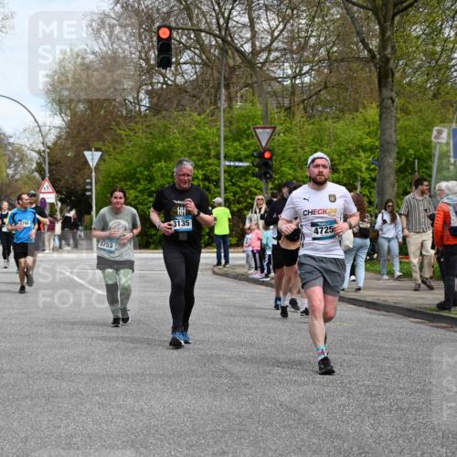 12.04.2026 - 45. Internationalen Wilhelmsburger Insellauf J. Mangold http://msf.ph/oto/9512972 12.04.2026 13:07:34 Ziel 2925, 5226, 2745, 5028, 5148, 3641, 5426, 5216, 5431, 5425, 5735, 5401, 2728, 2478, 2477, 5564, 4437, 4436, 2421, 4676, 3868, 4405, 4725, 4416, 4676, 3868, 4405, 4725, 4416, 3970, 4795, 3120, 5103, 4845, 5320, 5568, 4161, 5753, 4161, 5753, 4218, 4199, 5220, 3070, 4736, 4149, 4912, 4300, 3135, 3795 meine-sportfotos.de