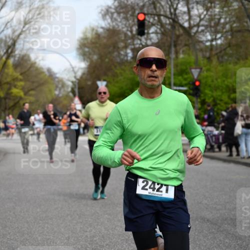 12.04.2026 - 45. Internationalen Wilhelmsburger Insellauf J. Mangold http://msf.ph/oto/9513029 12.04.2026 13:07:40 Ziel 3641, 5426, 5216, 5431, 5425, 5735, 5401, 2728, 2478, 2477, 5564, 4437, 4436, 2421, 4676, 3868, 4405, 4725, 4416, 3970, 4795, 3120, 5103, 4845, 5320, 5568, 4161, 5753, 4218, 4199, 5220, 3070, 4736, 4149, 4912, 4300, 3135, 3795, 5215, 4940 meine-sportfotos.de