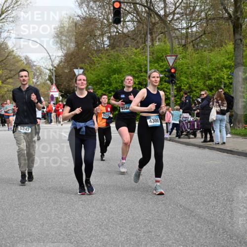 12.04.2026 - 45. Internationalen Wilhelmsburger Insellauf J. Mangold http://msf.ph/oto/9513045 12.04.2026 13:07:44 Ziel 5426, 5216, 5431, 5425, 5735, 5401, 2728, 2478, 2477, 5564, 4437, 4436, 2421, 4676, 3868, 4405, 4725, 4416, 3970, 4795, 3120, 5103, 4845, 5320, 5568, 4161, 5753, 4218, 4199, 5220, 3070, 4736, 4149, 4912, 4300, 3135, 3795, 5215, 4940, 4454, 4046, 4824, 5548, 5547 meine-sportfotos.de
