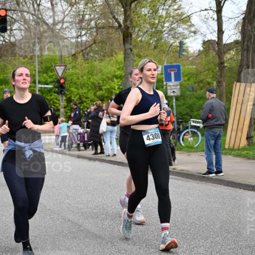 12.04.2026 - 45. Internationalen Wilhelmsburger Insellauf J. Mangold http://msf.ph/oto/9513062 12.04.2026 13:07:46 Ziel 5431, 5425, 5735, 5401, 2728, 2478, 2477, 5564, 4437, 4436, 2421, 4676, 3868, 4405, 4725, 4416, 3970, 4795, 3120, 5103, 4845, 5320, 5568, 4161, 5753, 4161, 5753, 4218, 4199, 5220, 3070, 4736, 4149, 4912, 4300, 3135, 3795, 5215, 4940, 4454, 4046, 4824, 5548, 5547, 4640, 5231 meine-sportfotos.de