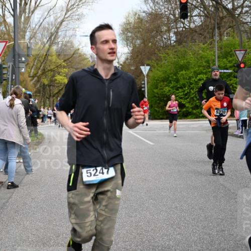 12.04.2026 - 45. Internationalen Wilhelmsburger Insellauf J. Mangold http://msf.ph/oto/9513064 12.04.2026 13:07:46 Ziel 5431, 5425, 5735, 5401, 2728, 2478, 2477, 5564, 4437, 4436, 2421, 4676, 3868, 4405, 4725, 4416, 3970, 4795, 3120, 5103, 4845, 5320, 5568, 4161, 5753, 4161, 5753, 4218, 4199, 5220, 3070, 4736, 4149, 4912, 4300, 3135, 3795, 5215, 4940, 4454, 4046, 4824, 5548, 5547, 4640, 5231 meine-sportfotos.de