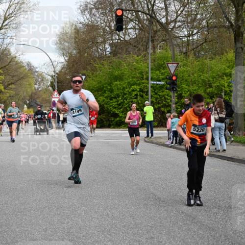 12.04.2026 - 45. Internationalen Wilhelmsburger Insellauf J. Mangold http://msf.ph/oto/9513074 12.04.2026 13:07:48 Ziel 5735, 5401, 2728, 2478, 2477, 5564, 4437, 4436, 2421, 4676, 3868, 4405, 4725, 4416, 3970, 4795, 3120, 5103, 4845, 5320, 5568, 4161, 5753, 4218, 4199, 5220, 3070, 4736, 4149, 4912, 4300, 3135, 3795, 5215, 4940, 4454, 4046, 4824, 5548, 5547, 4640, 5231, 5306 meine-sportfotos.de