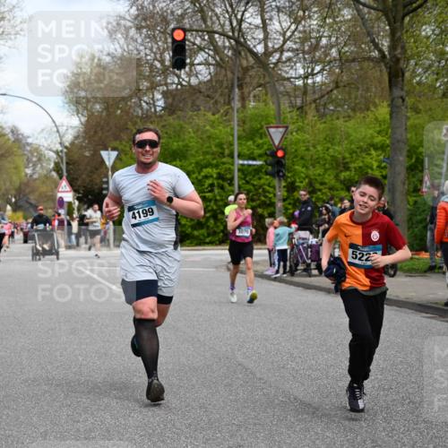 12.04.2026 - 45. Internationalen Wilhelmsburger Insellauf J. Mangold http://msf.ph/oto/9513084 12.04.2026 13:07:49 Ziel 5735, 5401, 2728, 2478, 2477, 5564, 4437, 4436, 2421, 4676, 3868, 4405, 4725, 4416, 3970, 4795, 3120, 5103, 4845, 5320, 5568, 4161, 5753, 4218, 4199, 5220, 5220, 3070, 4736, 4149, 4912, 4300, 3135, 3795, 5215, 5215, 4940, 4454, 4046, 4824, 5548, 5547, 4640, 5231, 5306 meine-sportfotos.de