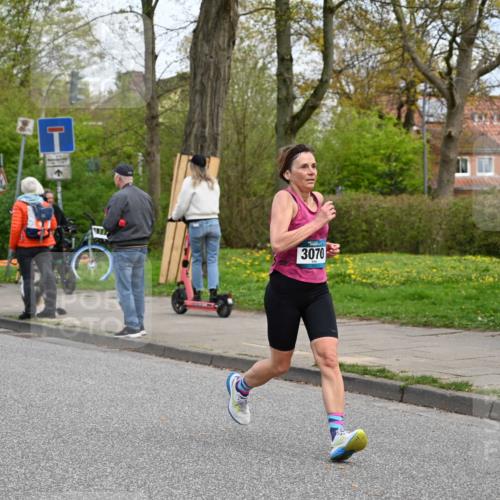 12.04.2026 - 45. Internationalen Wilhelmsburger Insellauf J. Mangold http://msf.ph/oto/9513108 12.04.2026 13:07:53 Ziel 2728, 2478, 2477, 5564, 4437, 4436, 2421, 4676, 3868, 4405, 4725, 4416, 3970, 4795, 3120, 5103, 4845, 5320, 5568, 4161, 5753, 4218, 4199, 5220, 3070, 4736, 4736, 4149, 4912, 4300, 3135, 3795, 5215, 4940, 4454, 4046, 4824, 5548, 5547, 4640, 5231, 5306, 3896, 4967 meine-sportfotos.de