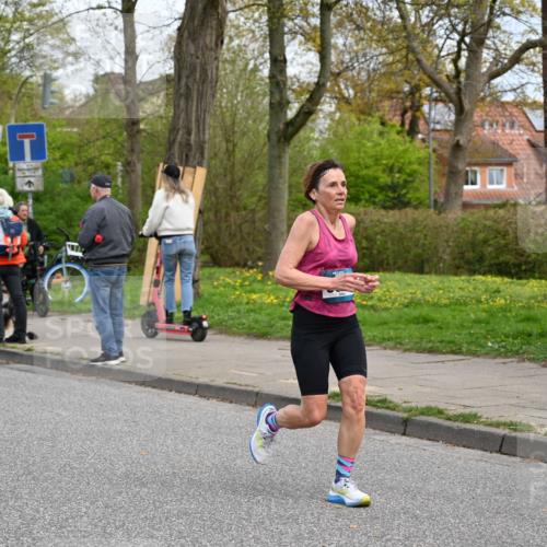 12.04.2026 - 45. Internationalen Wilhelmsburger Insellauf J. Mangold http://msf.ph/oto/9513109 12.04.2026 13:07:53 Ziel 2728, 2478, 2477, 5564, 4437, 4436, 2421, 4676, 3868, 4405, 4725, 4416, 3970, 4795, 3120, 5103, 4845, 5320, 5568, 4161, 5753, 4218, 4199, 5220, 3070, 4736, 4736, 4149, 4912, 4300, 3135, 3795, 5215, 4940, 4454, 4046, 4824, 5548, 5547, 4640, 5231, 5306, 3896, 4967 meine-sportfotos.de