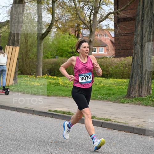 12.04.2026 - 45. Internationalen Wilhelmsburger Insellauf J. Mangold http://msf.ph/oto/9513112 12.04.2026 13:07:53 Ziel 2728, 2478, 2477, 5564, 4437, 4436, 2421, 4676, 3868, 4405, 4725, 4416, 3970, 4795, 3120, 5103, 4845, 5320, 5568, 4161, 5753, 4218, 4199, 5220, 3070, 4736, 4736, 4149, 4912, 4300, 3135, 3795, 5215, 4940, 4454, 4046, 4824, 5548, 5547, 4640, 5231, 5306, 3896, 4967 meine-sportfotos.de