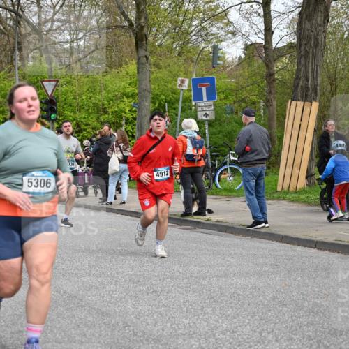 12.04.2026 - 45. Internationalen Wilhelmsburger Insellauf J. Mangold http://msf.ph/oto/9513144 12.04.2026 13:07:57 Ziel 2421, 4676, 3868, 4405, 4725, 4416, 3970, 4795, 3120, 5103, 4845, 5320, 5568, 4161, 5753, 4218, 4199, 5220, 3070, 4736, 4149, 4912, 4300, 3135, 3795, 4300, 3135, 3795, 5215, 4940, 4454, 4046, 4824, 5548, 5547, 4640, 4640, 5231, 5306, 3896, 4967, 2436, 2045, 3745, 2046 meine-sportfotos.de