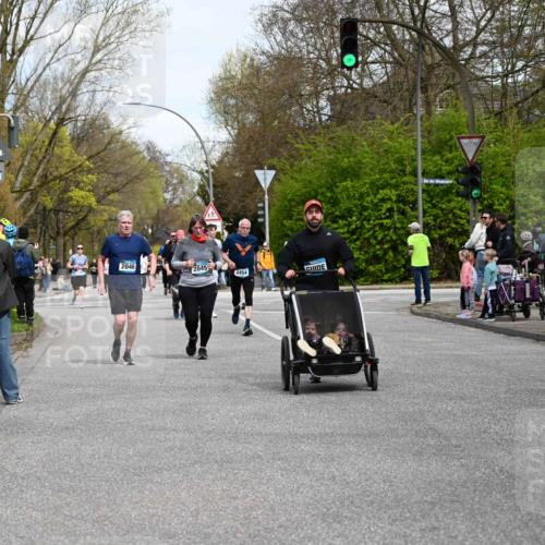 12.04.2026 - 45. Internationalen Wilhelmsburger Insellauf J. Mangold http://msf.ph/oto/9513149 12.04.2026 13:07:59 Ziel 4676, 3868, 4405, 4725, 4416, 3970, 4795, 3120, 5103, 4845, 5320, 5568, 4161, 5753, 4218, 4199, 5220, 3070, 4736, 4149, 4912, 4300, 3135, 3795, 5215, 4940, 4454, 4046, 4824, 5548, 5547, 4640, 5231, 5306, 5306, 3896, 4967, 2436, 2045, 3745, 2046, 4102, 5795 meine-sportfotos.de