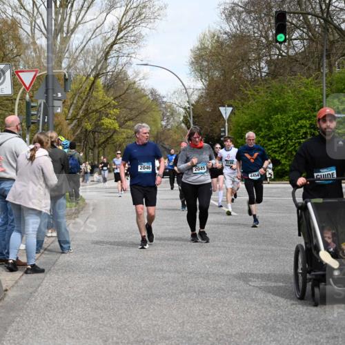 12.04.2026 - 45. Internationalen Wilhelmsburger Insellauf J. Mangold http://msf.ph/oto/9513159 12.04.2026 13:08:01 Ziel 4795, 3120, 5103, 4845, 5320, 5568, 4161, 5753, 4218, 4199, 5220, 3070, 4736, 4149, 4912, 4300, 3135, 3795, 5215, 5215, 4940, 4454, 4046, 4824, 5548, 5547, 4640, 5231, 5306, 3896, 4967, 2436, 2045, 3745, 2046, 4102, 5795, 4860, 5313 meine-sportfotos.de