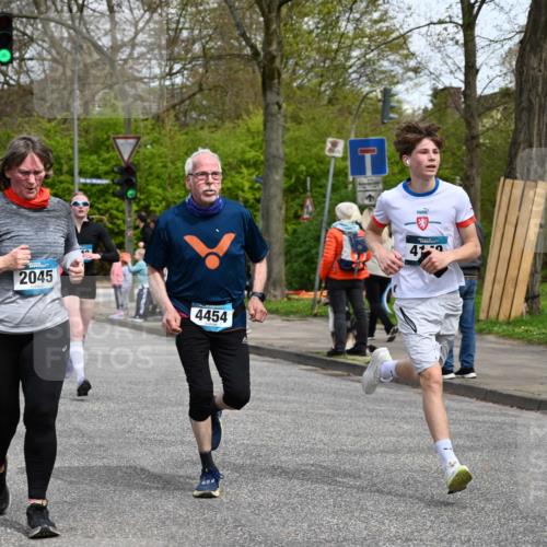 12.04.2026 - 45. Internationalen Wilhelmsburger Insellauf J. Mangold http://msf.ph/oto/9513182 12.04.2026 13:08:04 Ziel 3120, 5103, 4845, 5320, 5568, 4161, 5753, 4218, 4199, 5220, 3070, 4736, 4149, 4912, 4300, 3135, 3795, 5215, 4940, 4454, 4046, 4824, 5548, 5547, 4640, 5231, 5306, 3896, 4967, 2436, 2045, 3745, 2046, 4102, 5795, 4860, 5313 meine-sportfotos.de