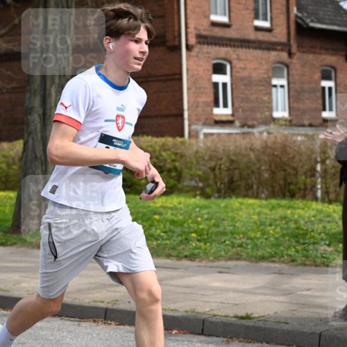 12.04.2026 - 45. Internationalen Wilhelmsburger Insellauf J. Mangold http://msf.ph/oto/9513195 12.04.2026 13:08:05 Ziel 5320, 5568, 4161, 5753, 4218, 4199, 5220, 3070, 4736, 4149, 4912, 4300, 3135, 3795, 5215, 4940, 4454, 4046, 4824, 5548, 5547, 4640, 5231, 5306, 3896, 4967, 4967, 2436, 2045, 3745, 2046, 4102, 5795, 4860, 5313, 5027, 5093 meine-sportfotos.de
