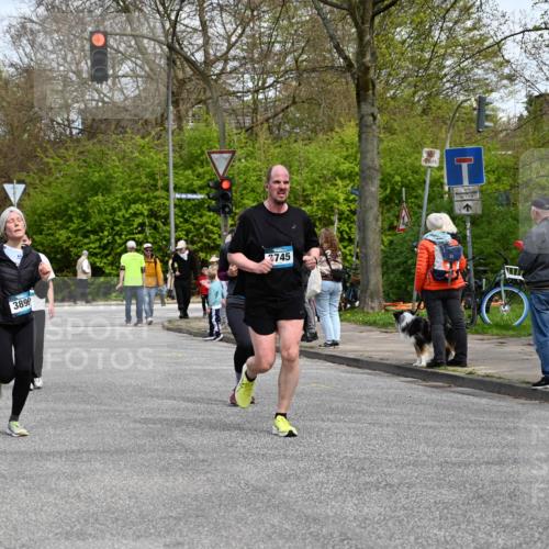 12.04.2026 - 45. Internationalen Wilhelmsburger Insellauf J. Mangold http://msf.ph/oto/9513217 12.04.2026 13:08:18 Ziel 4736, 4149, 4912, 4300, 3135, 3795, 5215, 4940, 4454, 4046, 4824, 5548, 5547, 4640, 5231, 5306, 3896, 4967, 2436, 2436, 2045, 3745, 2046, 4102, 5795, 4860, 5313, 5027, 5093, 5020, 5020, 4265, 3035, 5305, 4757, 4039, 4901, 5746, 2560, 5229, 2077, 2923 meine-sportfotos.de
