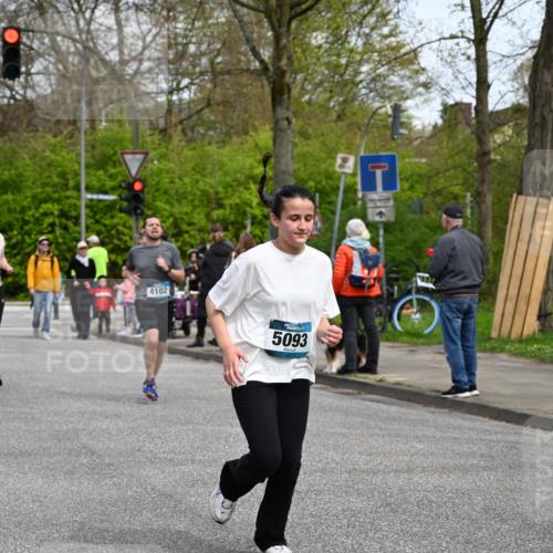 12.04.2026 - 45. Internationalen Wilhelmsburger Insellauf J. Mangold http://msf.ph/oto/9513256 12.04.2026 13:08:24 Ziel 5215, 4940, 4454, 4046, 4824, 5548, 5547, 4640, 5231, 5306, 3896, 4967, 2436, 2045, 3745, 2046, 4102, 5795, 4860, 5313, 5027, 5093, 5020, 4265, 3035, 5305, 4757, 4039, 4901, 5746, 2560, 5229, 2077, 2923, 4652, 2260, 3261, 5324 meine-sportfotos.de