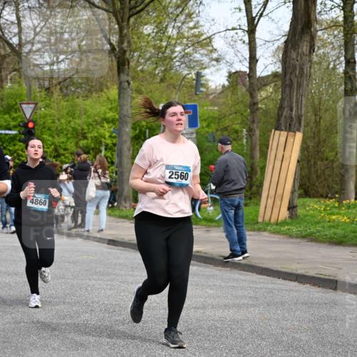 12.04.2026 - 45. Internationalen Wilhelmsburger Insellauf J. Mangold http://msf.ph/oto/9513288 12.04.2026 13:08:28 Ziel 4454, 4046, 4824, 5548, 5547, 4640, 5231, 5306, 3896, 4967, 2436, 2045, 3745, 2046, 4102, 5795, 4860, 5313, 5027, 5093, 5020, 4265, 3035, 5305, 4757, 4039, 4901, 5746, 2560, 5229, 2077, 2923, 4652, 2260, 3261, 5324, 3406, 3359, 2981, 5712, 3791, 4453, 4204 meine-sportfotos.de