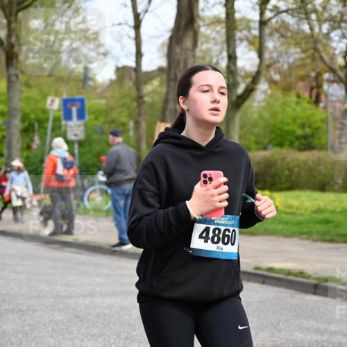 12.04.2026 - 45. Internationalen Wilhelmsburger Insellauf J. Mangold http://msf.ph/oto/9513307 12.04.2026 13:08:30 Ziel 4454, 4046, 4824, 5548, 5547, 4640, 5231, 5306, 3896, 4967, 2436, 2045, 3745, 2046, 4102, 5795, 4860, 5313, 5027, 5093, 5020, 5020, 4265, 3035, 5305, 4757, 4039, 4901, 5746, 2560, 5229, 2077, 2923, 2077, 2923, 4652, 2260, 3261, 5324, 3406, 3359, 2981, 5712, 3791, 4453, 4204, 4611, 2440 meine-sportfotos.de