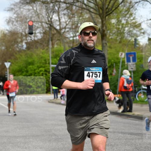 12.04.2026 - 45. Internationalen Wilhelmsburger Insellauf J. Mangold http://msf.ph/oto/9513331 12.04.2026 13:08:38 Ziel 3896, 4967, 2436, 2045, 3745, 2046, 4102, 5795, 4860, 5313, 5027, 5093, 5020, 4265, 3035, 5305, 4757, 4039, 4901, 5746, 2560, 5229, 2077, 2923, 4652, 2260, 3261, 5324, 3406, 3359, 2981, 5712, 3791, 5712, 3791, 4453, 4204, 4611, 2440, 2011, 5783, 4973 meine-sportfotos.de