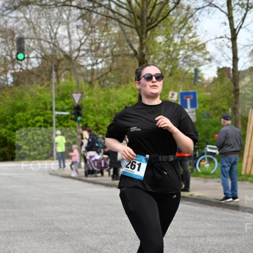 12.04.2026 - 45. Internationalen Wilhelmsburger Insellauf J. Mangold http://msf.ph/oto/9513361 12.04.2026 13:08:43 Ziel 2436, 2045, 3745, 2046, 4102, 5795, 4860, 5313, 5027, 5093, 5020, 4265, 3035, 5305, 4757, 4039, 4901, 5746, 2560, 5229, 2077, 2923, 4652, 2260, 3261, 5324, 3406, 3359, 2981, 5712, 3791, 4453, 4204, 4611, 2440, 2011, 5783, 4973, 4771, 5586, 5596, 4777 meine-sportfotos.de