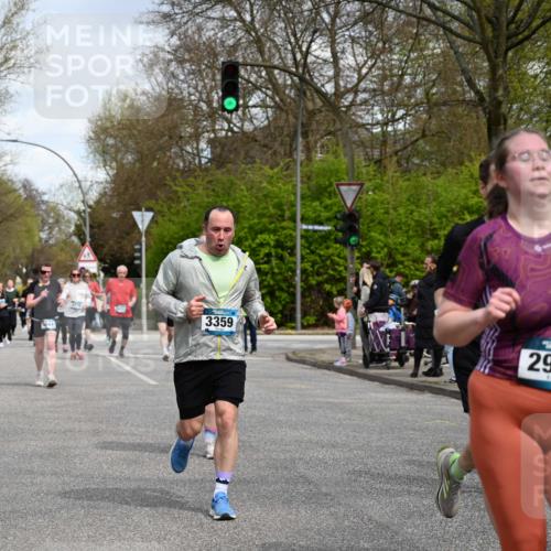 12.04.2026 - 45. Internationalen Wilhelmsburger Insellauf J. Mangold http://msf.ph/oto/9513402 12.04.2026 13:08:51 Ziel 5027, 5093, 5020, 4265, 3035, 5305, 4757, 4039, 4901, 5746, 2560, 5229, 2077, 2923, 4652, 2260, 3261, 5324, 3406, 3359, 2981, 5712, 3791, 4453, 4204, 4453, 4204, 4611, 2440, 2011, 5783, 4973, 4771, 4771, 5586, 5596, 4777, 5641, 5631, 4318, 4911, 4857, 3076, 5682 meine-sportfotos.de