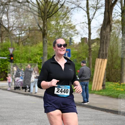 12.04.2026 - 45. Internationalen Wilhelmsburger Insellauf J. Mangold http://msf.ph/oto/9513425 12.04.2026 13:08:54 Ziel 5027, 5093, 5020, 4265, 3035, 5305, 4757, 4039, 4901, 5746, 2560, 5229, 2077, 2923, 4652, 2260, 3261, 5324, 3406, 3359, 2981, 5712, 3791, 4453, 4204, 4611, 2440, 4611, 2440, 2011, 5783, 4973, 4771, 5586, 5596, 4777, 5641, 5631, 4318, 4911, 4857, 3076, 5682, 5611, 5108 meine-sportfotos.de
