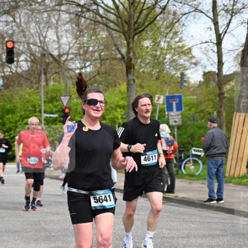 12.04.2026 - 45. Internationalen Wilhelmsburger Insellauf J. Mangold http://msf.ph/oto/9513447 12.04.2026 13:08:58 Ziel 4757, 4039, 4901, 5746, 2560, 5229, 2077, 2923, 4652, 2260, 3261, 5324, 3406, 3359, 2981, 5712, 3791, 4453, 4204, 4611, 2440, 2011, 5783, 4973, 4771, 5586, 5596, 4777, 5641, 5631, 5631, 4318, 4911, 4857, 3076, 5682, 5611, 5108, 4288, 5190, 3121, 2337 meine-sportfotos.de