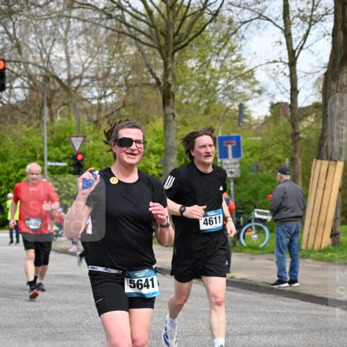 12.04.2026 - 45. Internationalen Wilhelmsburger Insellauf J. Mangold http://msf.ph/oto/9513448 12.04.2026 13:08:58 Ziel 4757, 4039, 4901, 5746, 2560, 5229, 2077, 2923, 4652, 2260, 3261, 5324, 3406, 3359, 2981, 5712, 3791, 4453, 4204, 4611, 2440, 2011, 5783, 4973, 4771, 5586, 5596, 4777, 5641, 5631, 5631, 4318, 4911, 4857, 3076, 5682, 5611, 5108, 4288, 5190, 3121, 2337 meine-sportfotos.de
