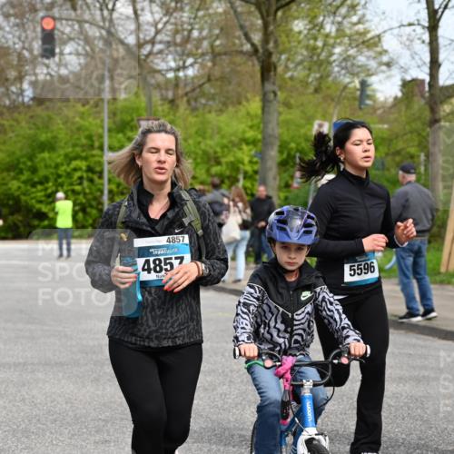 12.04.2026 - 45. Internationalen Wilhelmsburger Insellauf J. Mangold http://msf.ph/oto/9513499 12.04.2026 13:09:05 Ziel 5229, 2077, 2923, 4652, 2260, 3261, 5324, 3406, 3359, 2981, 5712, 3791, 4453, 4204, 4611, 2440, 2011, 5783, 4973, 4771, 5586, 5596, 4777, 4777, 5641, 5631, 4318, 4911, 4857, 3076, 5682, 5611, 5108, 5108, 4288, 5190, 3121, 2337, 3056, 2688, 4776, 2689, 5095, 3571, 5760, 3019, 3440, 5761 meine-sportfotos.de