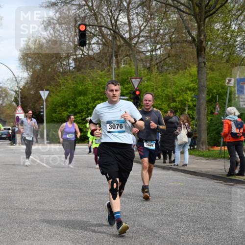 12.04.2026 - 45. Internationalen Wilhelmsburger Insellauf J. Mangold http://msf.ph/oto/9513505 12.04.2026 13:09:13 Ziel 3261, 5324, 3406, 3359, 2981, 5712, 3791, 4453, 4204, 4611, 2440, 2011, 5783, 4973, 4771, 5586, 5596, 4777, 5641, 5631, 4318, 4911, 4857, 3076, 5682, 5611, 5108, 4288, 5190, 3121, 2337, 3056, 2688, 4776, 2689, 5095, 5095, 3571, 5760, 3019, 3440, 5761, 4335, 3807, 4794 meine-sportfotos.de