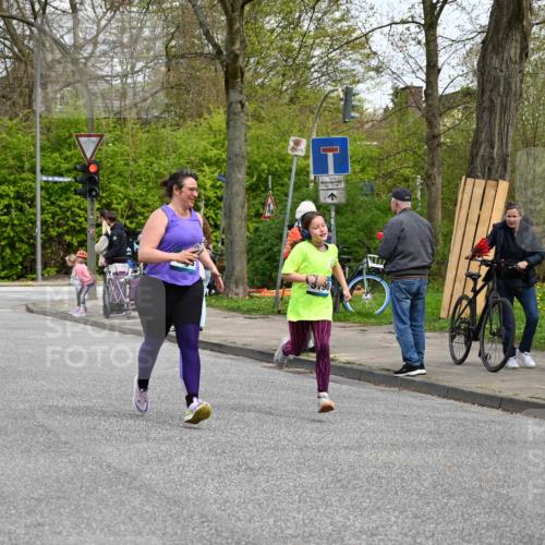 12.04.2026 - 45. Internationalen Wilhelmsburger Insellauf J. Mangold http://msf.ph/oto/9513531 12.04.2026 13:09:16 Ziel 4453, 4204, 4611, 2440, 2011, 5783, 4973, 4771, 5586, 5596, 4777, 5641, 5631, 4318, 4911, 4857, 3076, 5682, 5611, 5611, 5108, 4288, 5190, 3121, 2337, 3056, 2688, 4776, 2689, 5095, 3571, 5760, 3019, 3440, 5760, 3019, 3440, 5761, 4335, 3807, 4794, 2687, 5090, 5256 meine-sportfotos.de