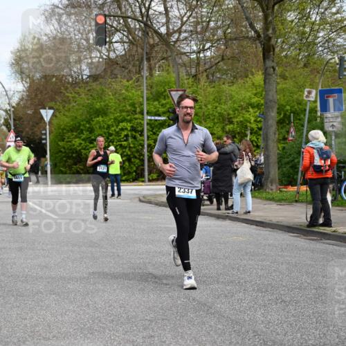 12.04.2026 - 45. Internationalen Wilhelmsburger Insellauf J. Mangold http://msf.ph/oto/9513544 12.04.2026 13:09:18 Ziel 4611, 2440, 2011, 5783, 4973, 4771, 5586, 5596, 4777, 5641, 5631, 4318, 4911, 4857, 3076, 5682, 5611, 5108, 4288, 5190, 3121, 2337, 3056, 2688, 4776, 2689, 5095, 3571, 5760, 3019, 3440, 5761, 4335, 4335, 3807, 4794, 2687, 5090, 5256, 4419, 5454, 5624, 5005 meine-sportfotos.de
