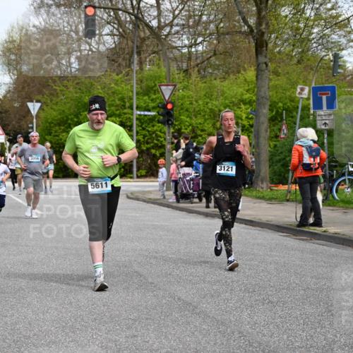 12.04.2026 - 45. Internationalen Wilhelmsburger Insellauf J. Mangold http://msf.ph/oto/9513566 12.04.2026 13:09:21 Ziel 2011, 5783, 4973, 4771, 5586, 5596, 4777, 5641, 5631, 4318, 4911, 4857, 3076, 5682, 5611, 5108, 4288, 5190, 3121, 2337, 2337, 3056, 2688, 4776, 2689, 5095, 3571, 5760, 3019, 3440, 5761, 4335, 3807, 4794, 2687, 5090, 5256, 4419, 5454, 5624, 5005, 3557, 3729 meine-sportfotos.de