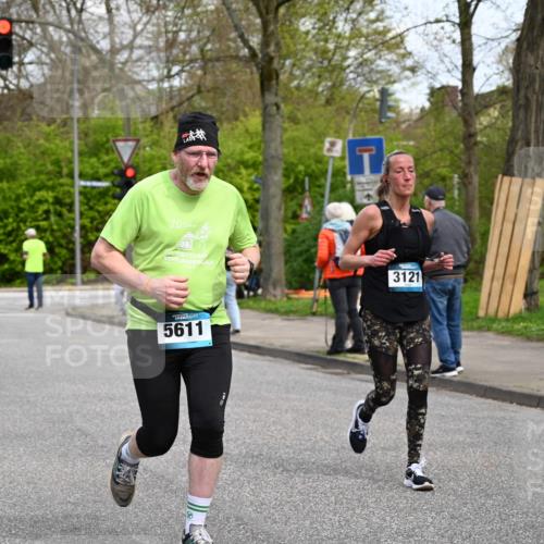 12.04.2026 - 45. Internationalen Wilhelmsburger Insellauf J. Mangold http://msf.ph/oto/9513578 12.04.2026 13:09:22 Ziel 5783, 4973, 4771, 5586, 5596, 4777, 5641, 5631, 4318, 4911, 4857, 3076, 5682, 5611, 5108, 4288, 5190, 3121, 2337, 3056, 2688, 4776, 2689, 5095, 3571, 5760, 3019, 3440, 5761, 4335, 3807, 4794, 2687, 5090, 5256, 4419, 5454, 5624, 5005, 3557, 3729 meine-sportfotos.de