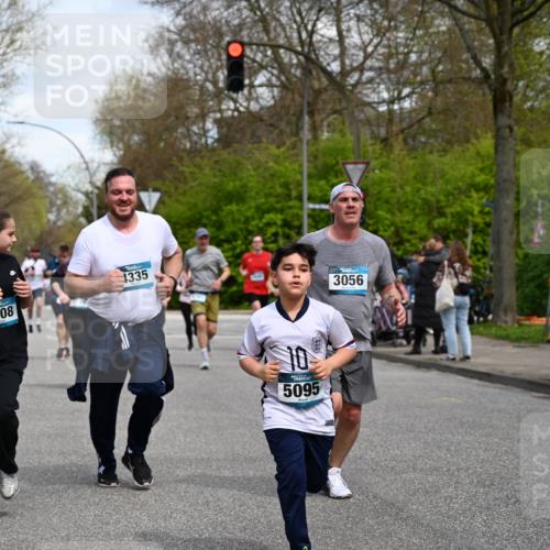 12.04.2026 - 45. Internationalen Wilhelmsburger Insellauf J. Mangold http://msf.ph/oto/9513584 12.04.2026 13:09:25 Ziel 5783, 4973, 4771, 5586, 5596, 4777, 5641, 5631, 4318, 4911, 4857, 3076, 5682, 5611, 5108, 4288, 5190, 3121, 2337, 3056, 2688, 4776, 2689, 5095, 5095, 3571, 5760, 3019, 3440, 5761, 4335, 3807, 4794, 3807, 4794, 2687, 5090, 5256, 4419, 5454, 5624, 5005, 3557, 3729, 3890, 5282 meine-sportfotos.de