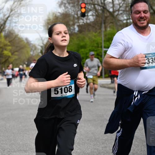 12.04.2026 - 45. Internationalen Wilhelmsburger Insellauf J. Mangold http://msf.ph/oto/9513602 12.04.2026 13:09:26 Ziel 4973, 4771, 5586, 5596, 4777, 5641, 5631, 4318, 4911, 4857, 3076, 5682, 5611, 5108, 4288, 5190, 3121, 2337, 3056, 2688, 4776, 2689, 5095, 3571, 3571, 5760, 3019, 3440, 5761, 4335, 3807, 4794, 2687, 5090, 5256, 4419, 5454, 5624, 5005, 3557, 3729, 3890, 5282 meine-sportfotos.de